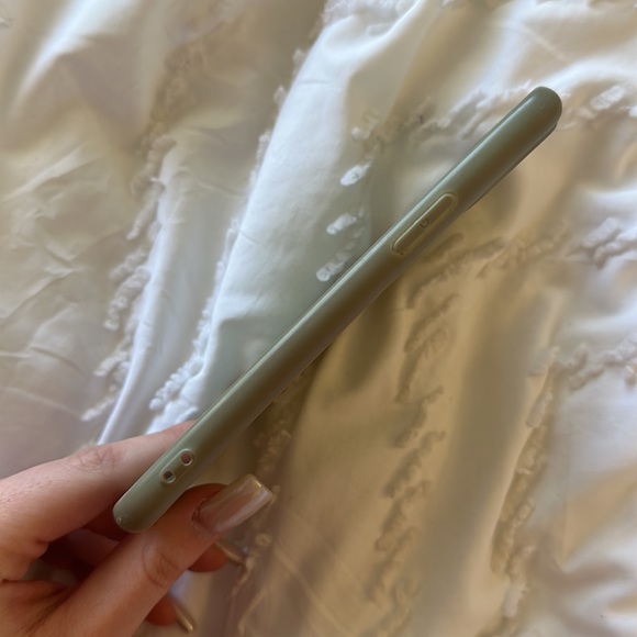 Green iPhone 11 Pro case - Picture 3 of 3